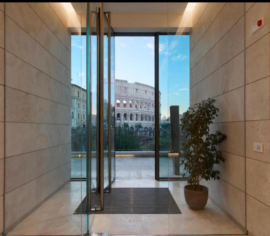 The Manfredi Deluxe Suite At Colosseum Rome Exterior photo